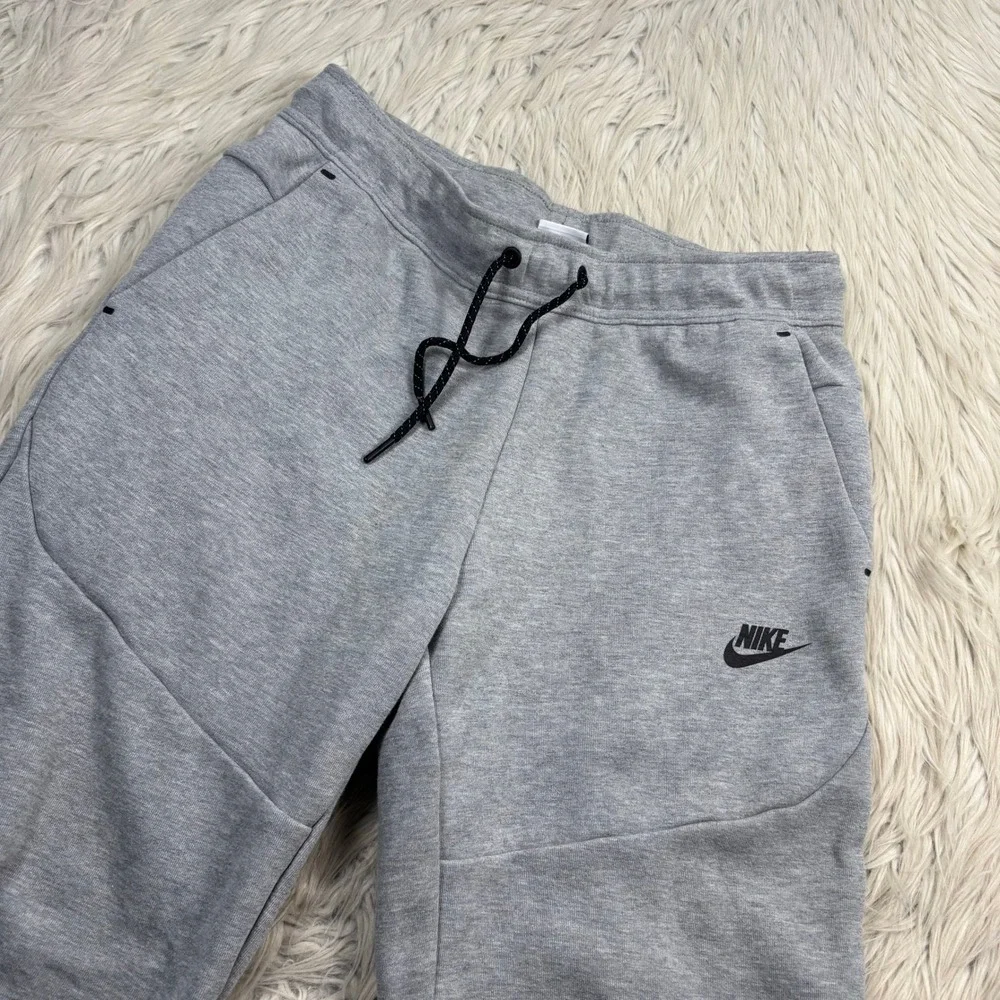 Nike Men's S Gray Tech Men's Fleece Joggers Streetwear Athleisure Blokecore